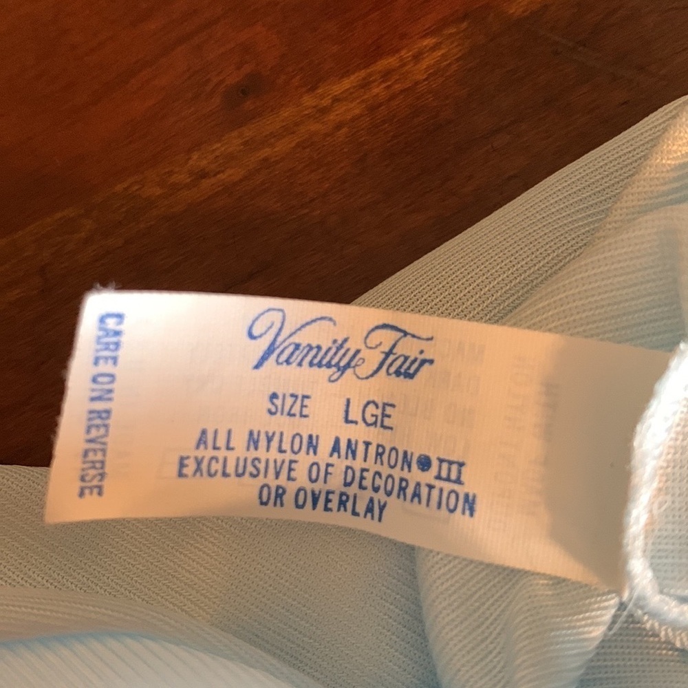 Vintage Vanity Fair powder blue nylon robe Size Large - Picture 9 of 11